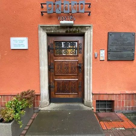 Grand אכסניה *